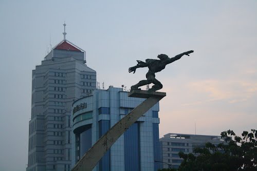 Detail Gambar Tugu Pancoran Nomer 12