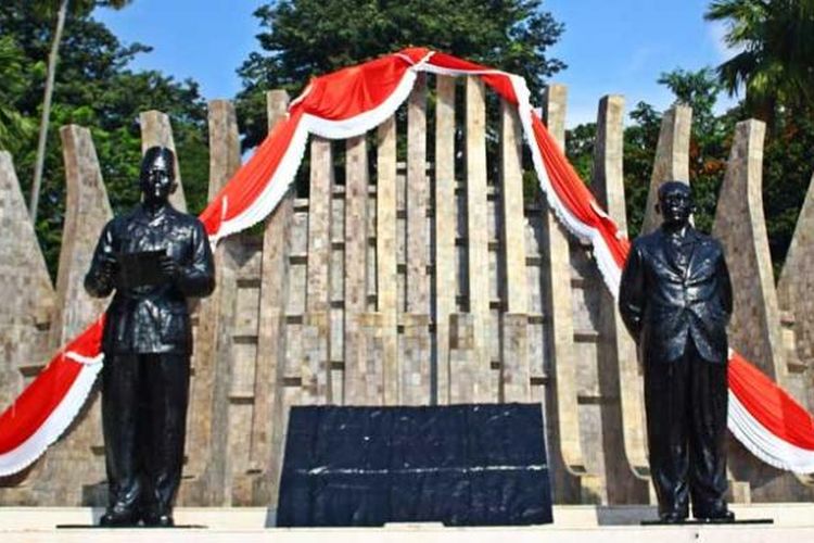 Detail Gambar Tugu Proklamasi Nomer 5