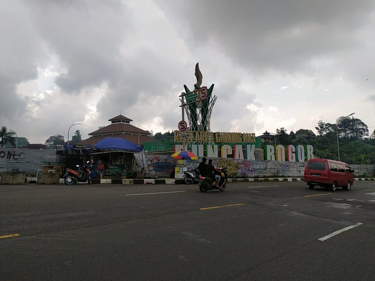 Detail Gambar Tugu Salak Di Sore Hari Nomer 22