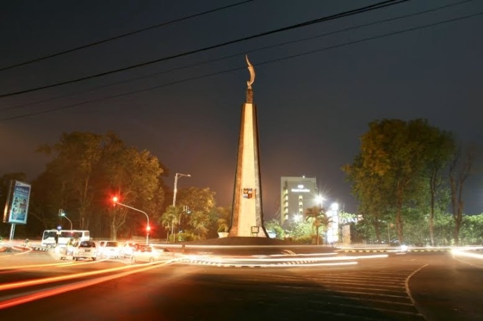 Detail Gambar Tugu Salak Di Sore Hari Nomer 37