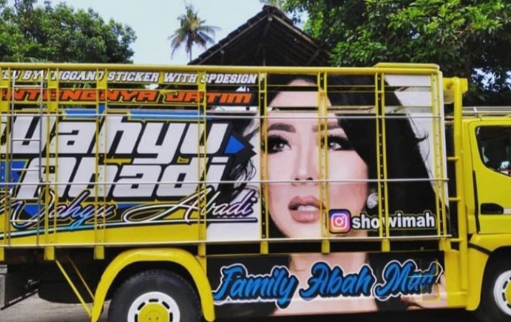 Detail Gambar Tulisan Samping Bak Truk Nomer 8