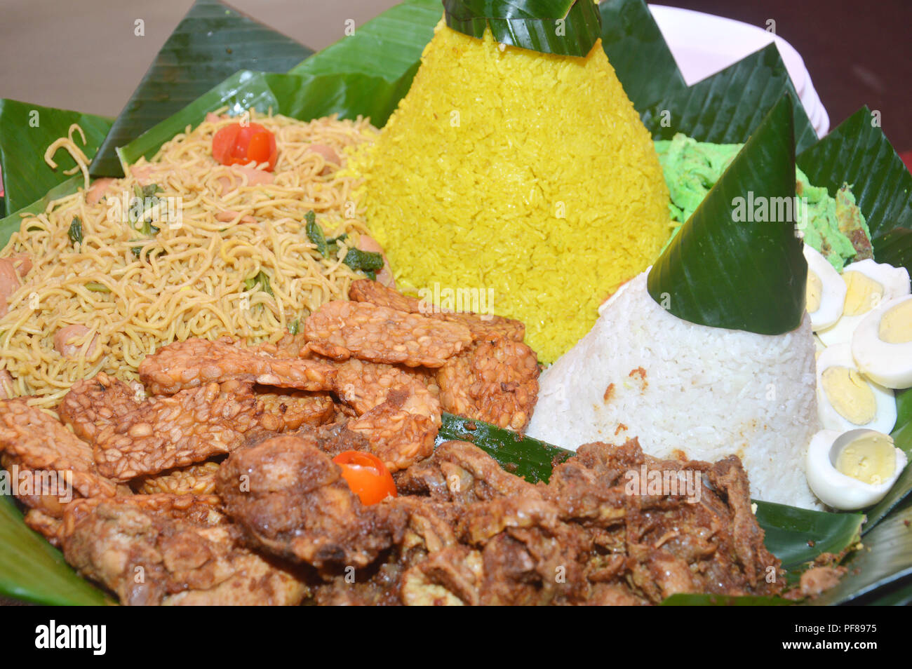 Detail Gambar Tumpeng Nasi Goreng Nomer 37