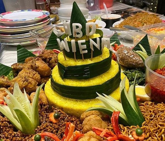 Detail Gambar Tumpeng Ulang Tahun Lucu Nomer 50