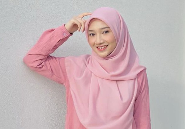 Detail Gambar Tutorial Hijab Segi Empat Nomer 45