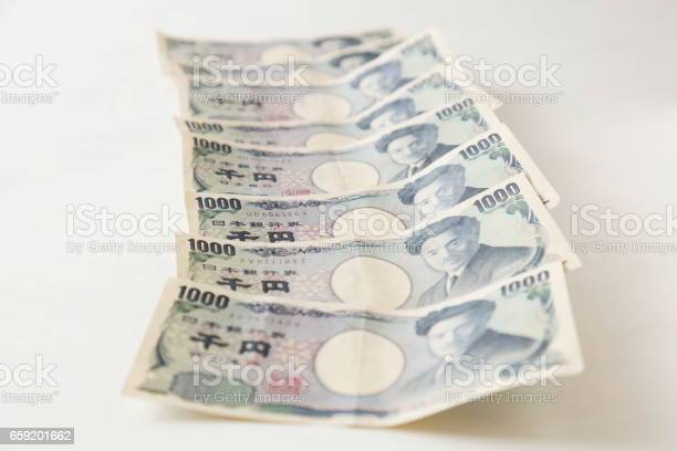 Detail Gambar Uang 1000 Yen Nomer 32
