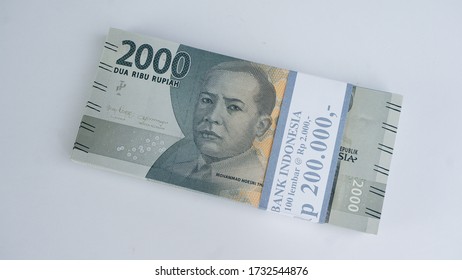 Detail Gambar Uang 2000 Rupiah Nomer 25