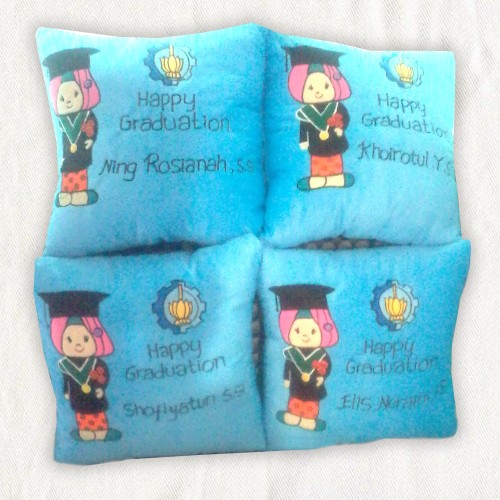 Detail Desain Bantal Wisuda Nomer 19