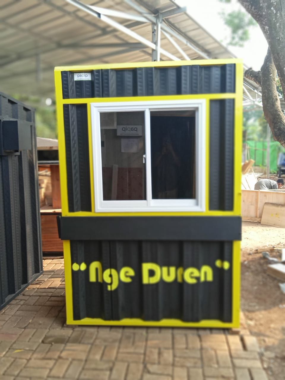 Detail Desain Booth Semi Container Nomer 52