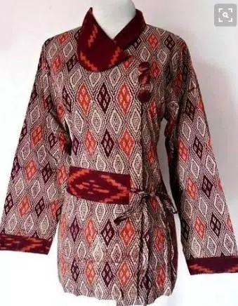 Detail Desain Busana Batik Wanita Nomer 33