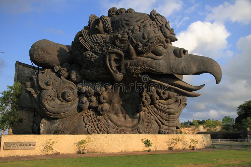 Detail Gambar Ukiran Di Kepala Garuda Bali Nomer 27