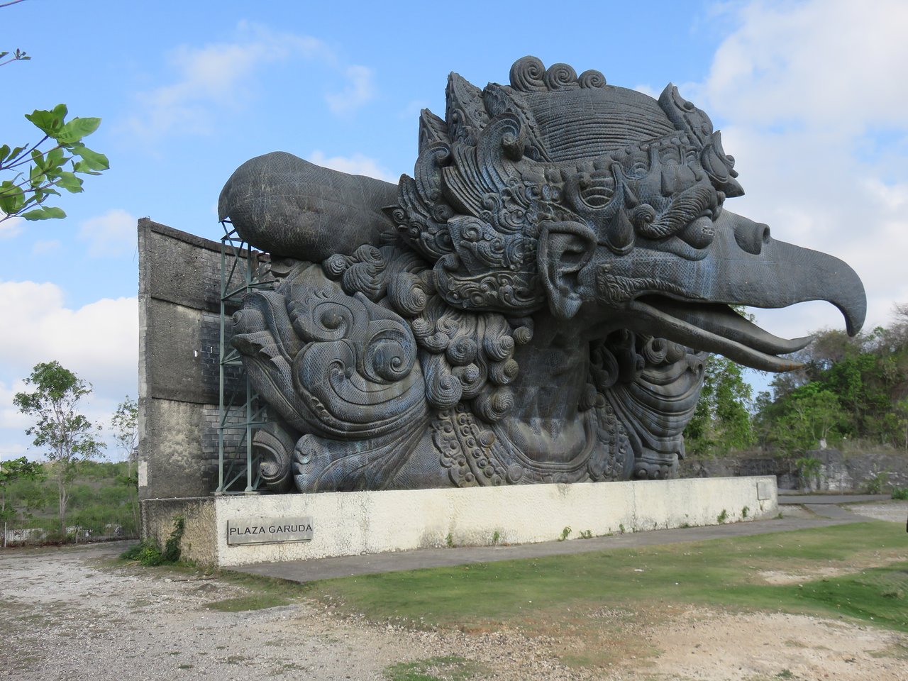 Detail Gambar Ukiran Di Kepala Garuda Bali Nomer 30