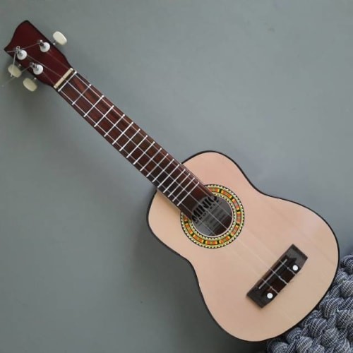 Detail Gambar Ukulele Senar 3 Nomer 11