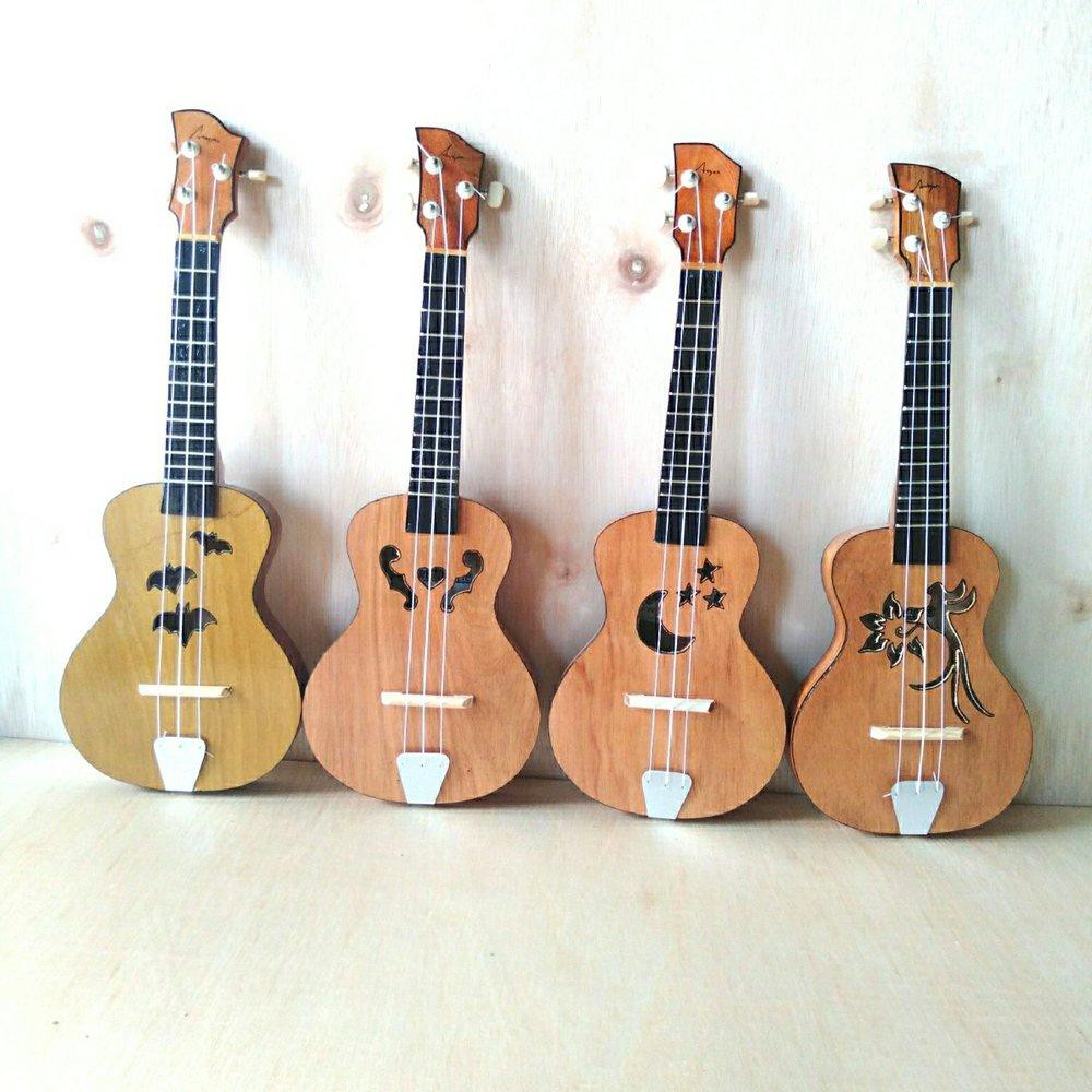 Detail Gambar Ukulele Senar 3 Nomer 30