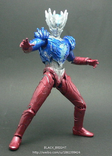 Detail Gambar Ultraman Saga Nomer 48