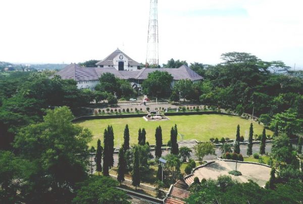 Detail Gambar Universitas Diponegoro Semarang Nomer 48