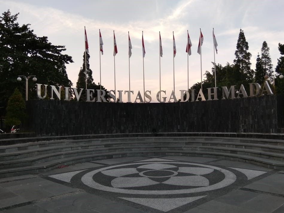 Detail Gambar Universitas Gajah Mada Nomer 51