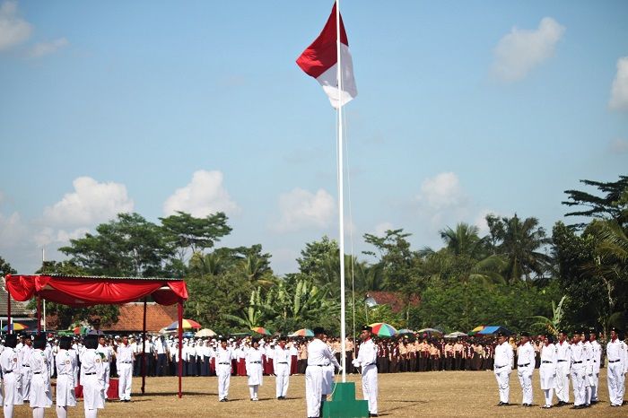 Detail Gambar Upacara Bendera 17 Agustus Nomer 19