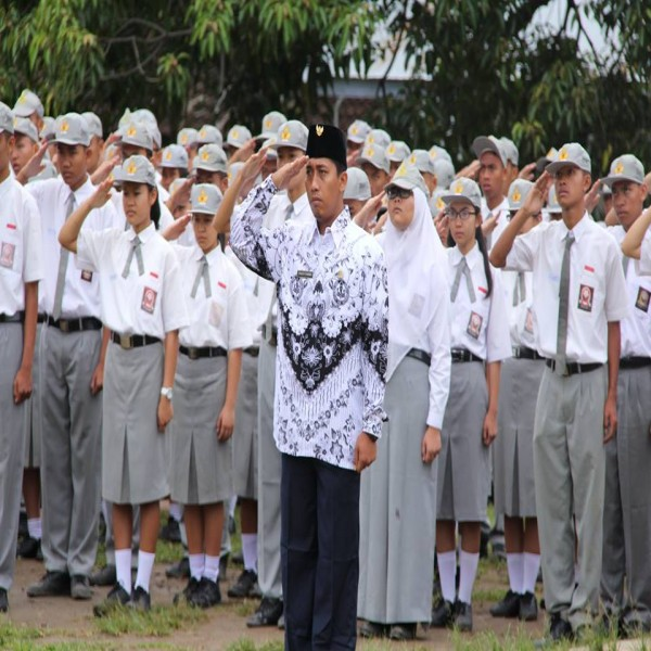 Detail Gambar Upacara Bendera Di Sekolah Nomer 25