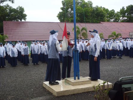 Detail Gambar Upacara Bendera Di Sekolah Nomer 39