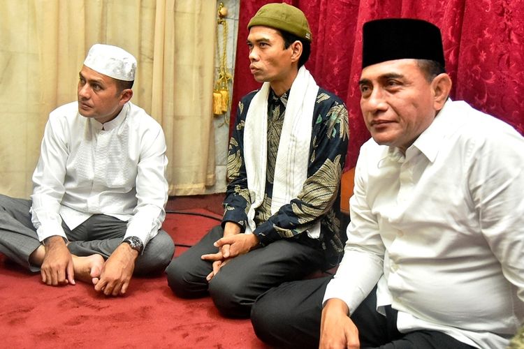 Detail Gambar Ustadz Abdul Somad Nomer 30