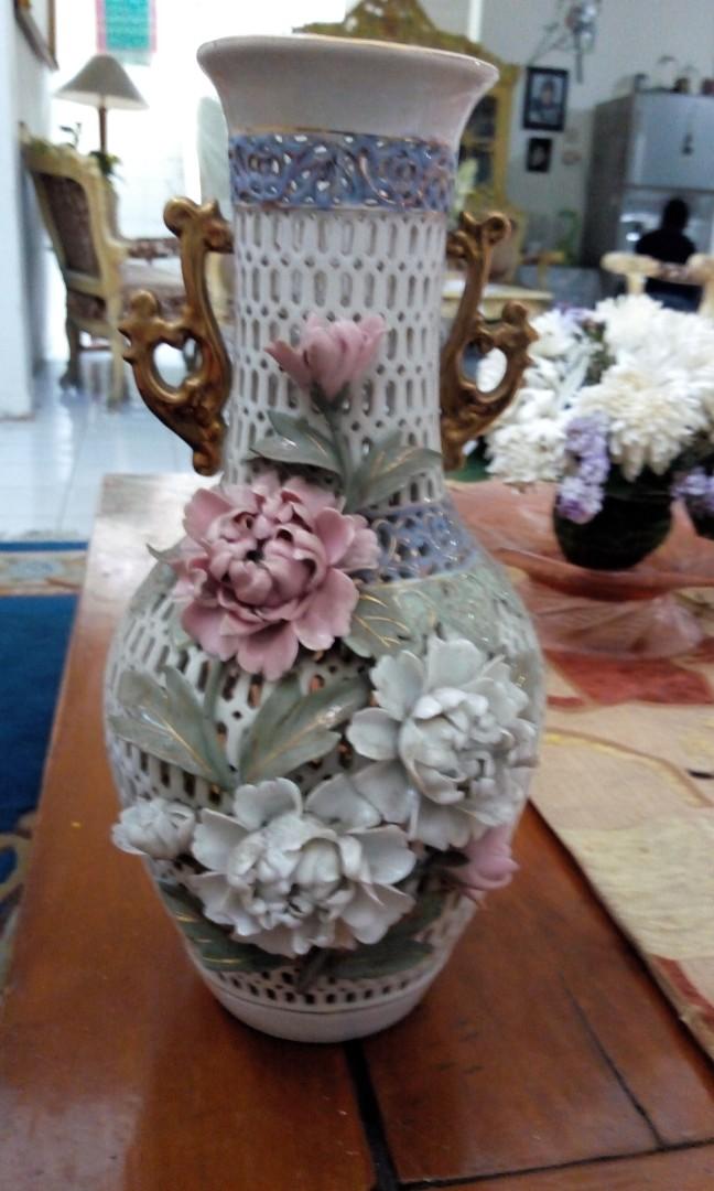 Detail Gambar Vas Bunga Keramik Nomer 27