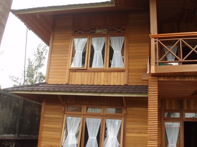 Detail Gambar Villa Kayu Nomer 49