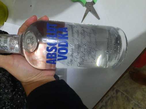 Detail Gambar Vodka Di Tangan Nomer 20