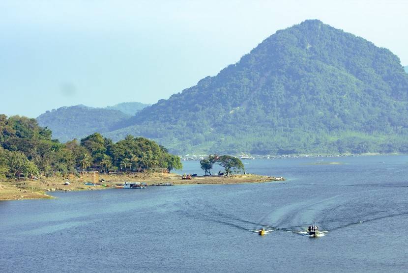 Detail Gambar Waduk Jatiluhur Nomer 6