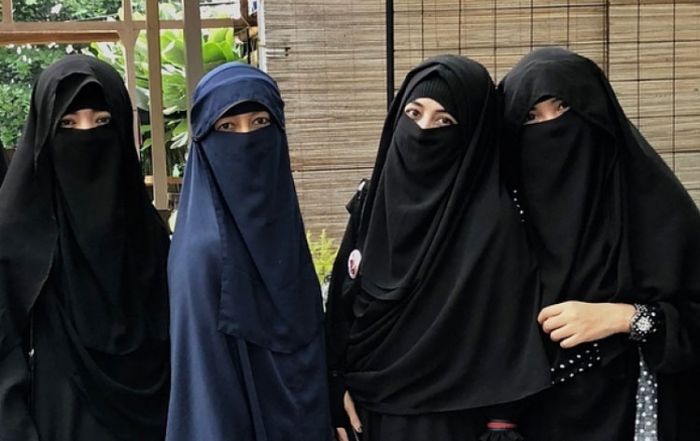 Detail Gambar Wanita Arab Bercadar Nomer 7