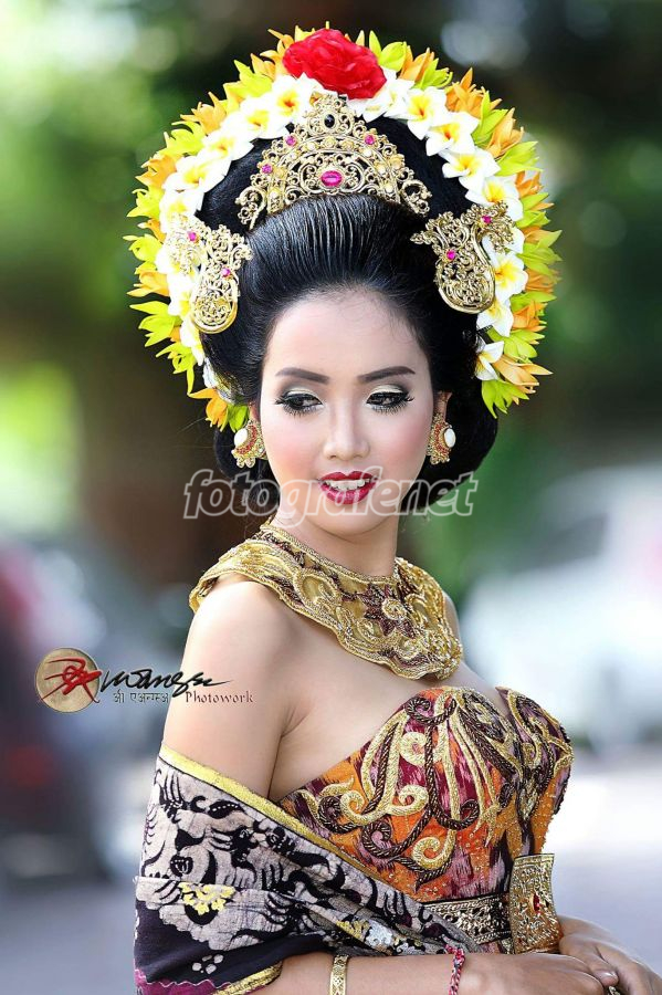 Detail Gambar Wanita Bali Nomer 11