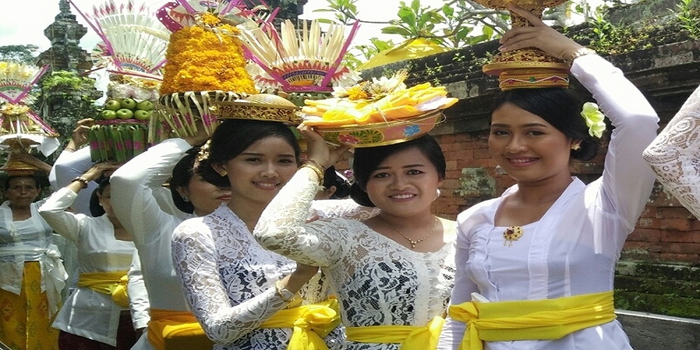 Detail Gambar Wanita Bali Nomer 19