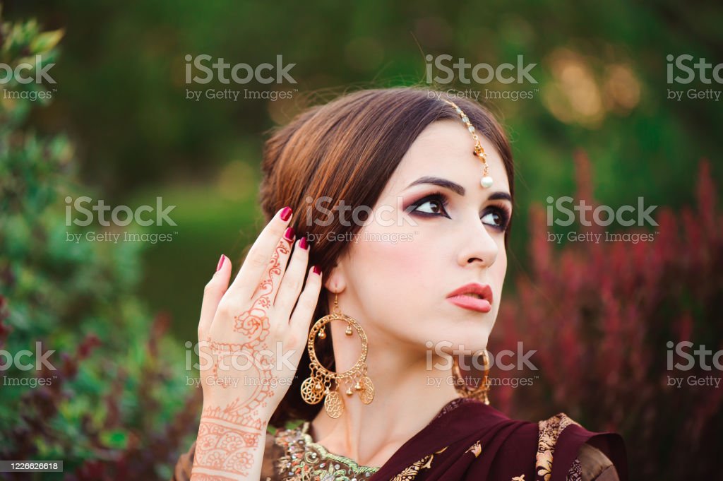 Detail Gambar Wanita Cantik India Nomer 57