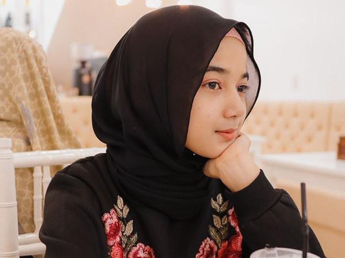 Detail Gambar Wanita Cantik Lucu Nomer 32