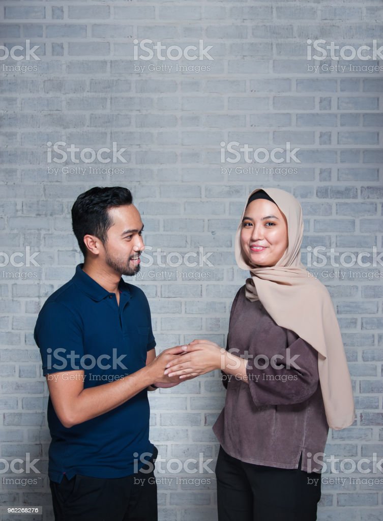 Detail Gambar Wanita Dan Pria Muslim Nomer 50