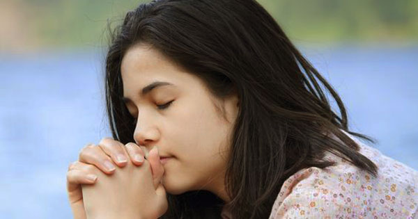 Detail Gambar Wanita Kristen Berdoa Nomer 22