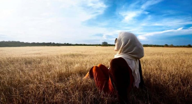 Detail Gambar Wanita Muslimah Dari Belakang Nomer 15