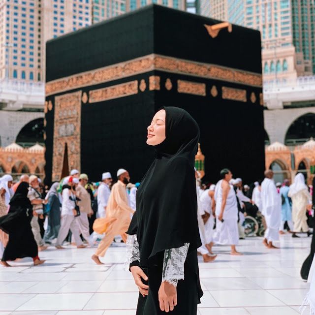 Detail Gambar Wanita Muslimah Sedang Berdoa Nomer 26