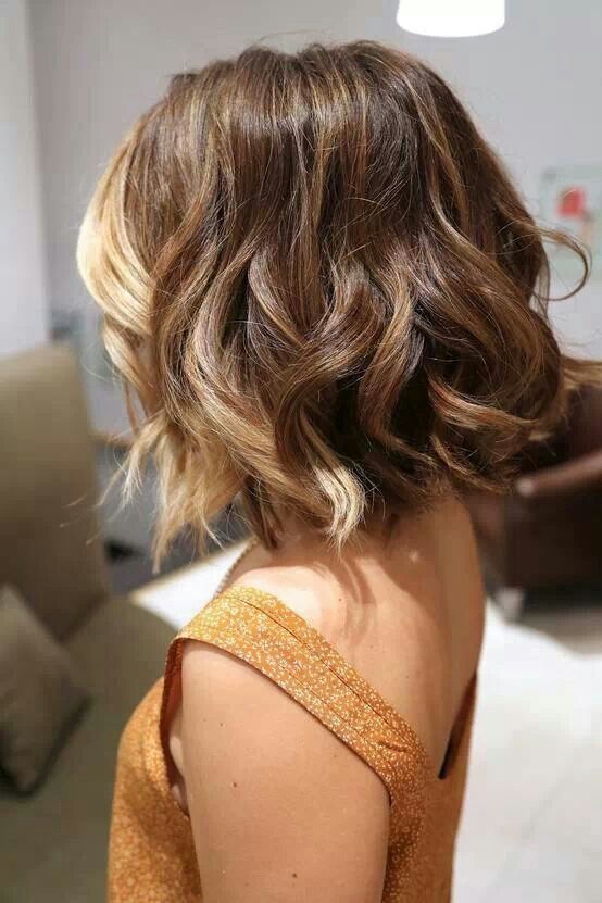 Detail Gambar Wanita Rambut Pendek Nomer 12