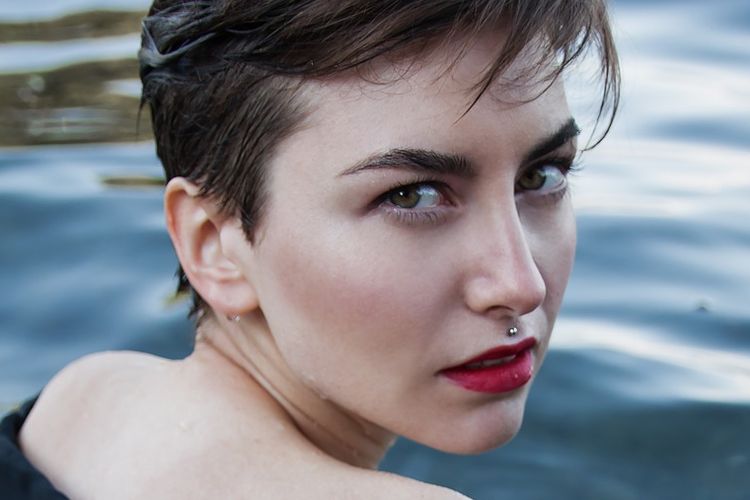 Detail Gambar Wanita Rambut Pendek Nomer 33