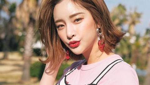 Detail Gambar Wanita Rambut Pendek Nomer 42