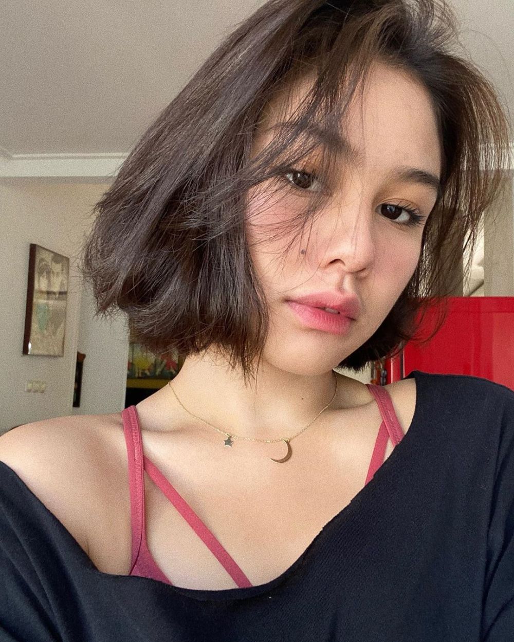 Detail Gambar Wanita Rambut Pendek Nomer 43