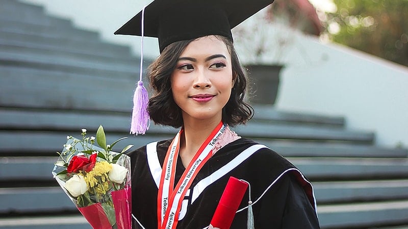 Detail Gambar Wanita Wisuda Nomer 33