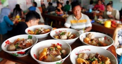 Detail Gambar Warung Bakso Yang Menarik Nomer 28