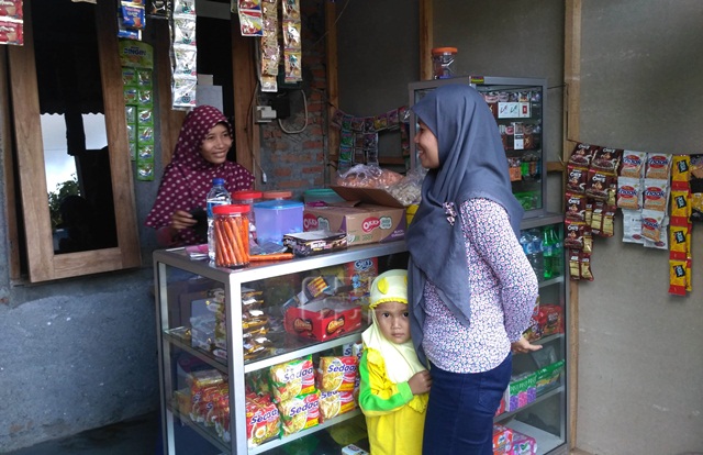 Detail Gambar Warung Kecil Depan Rumah Nomer 44