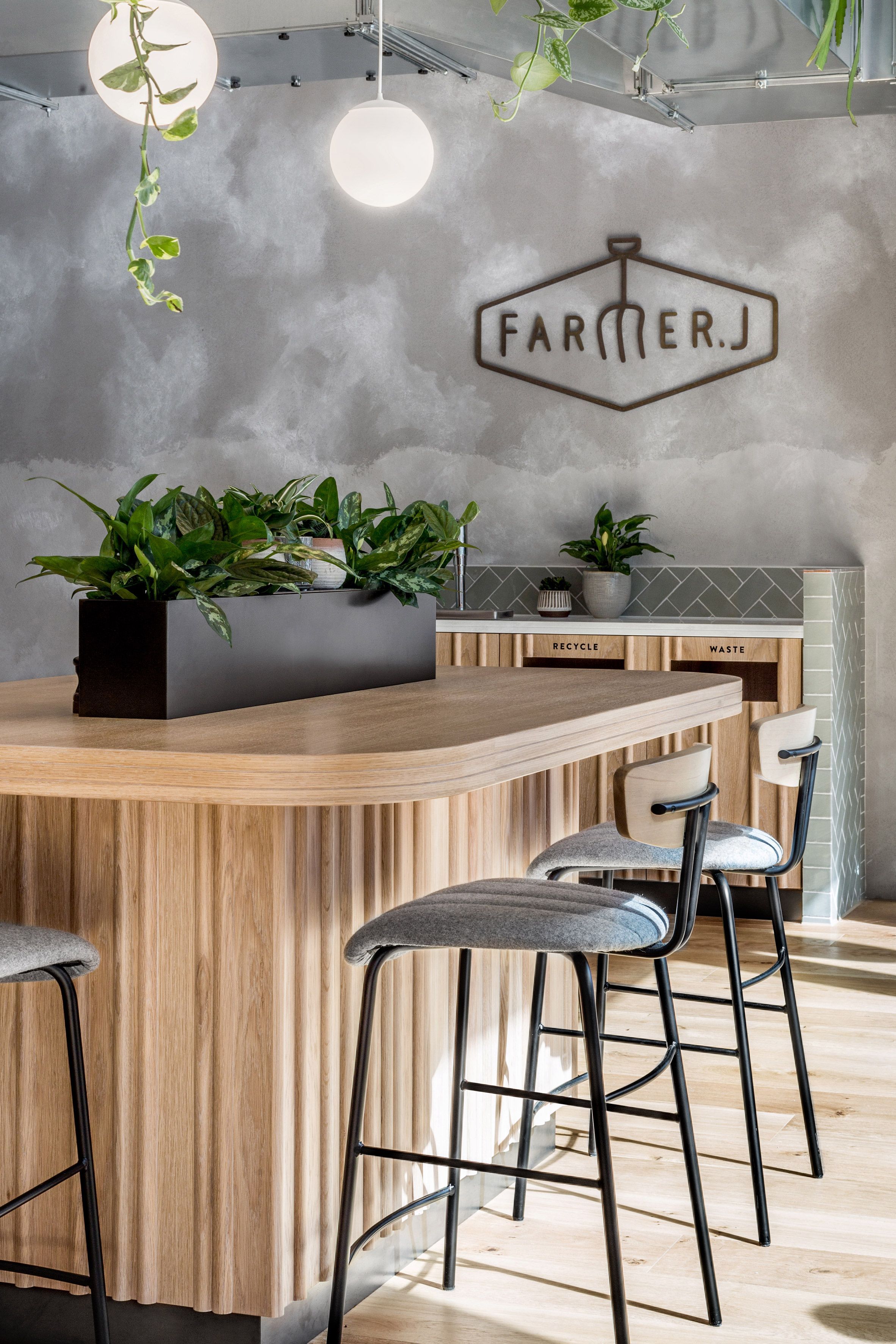Detail Desain Cafe Modern Nomer 24