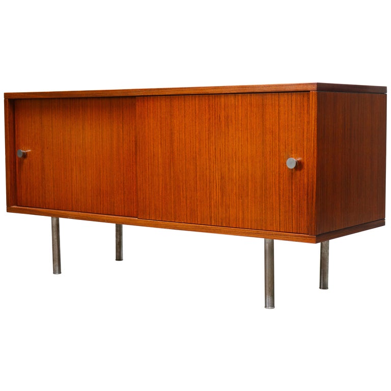 Detail Desain Credenza Minimalis Nomer 27