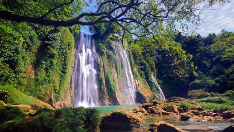 Detail Gambar Wisata Di Indonesia Gambar Wisata Air Terjun Di Indonesia Nomer 12