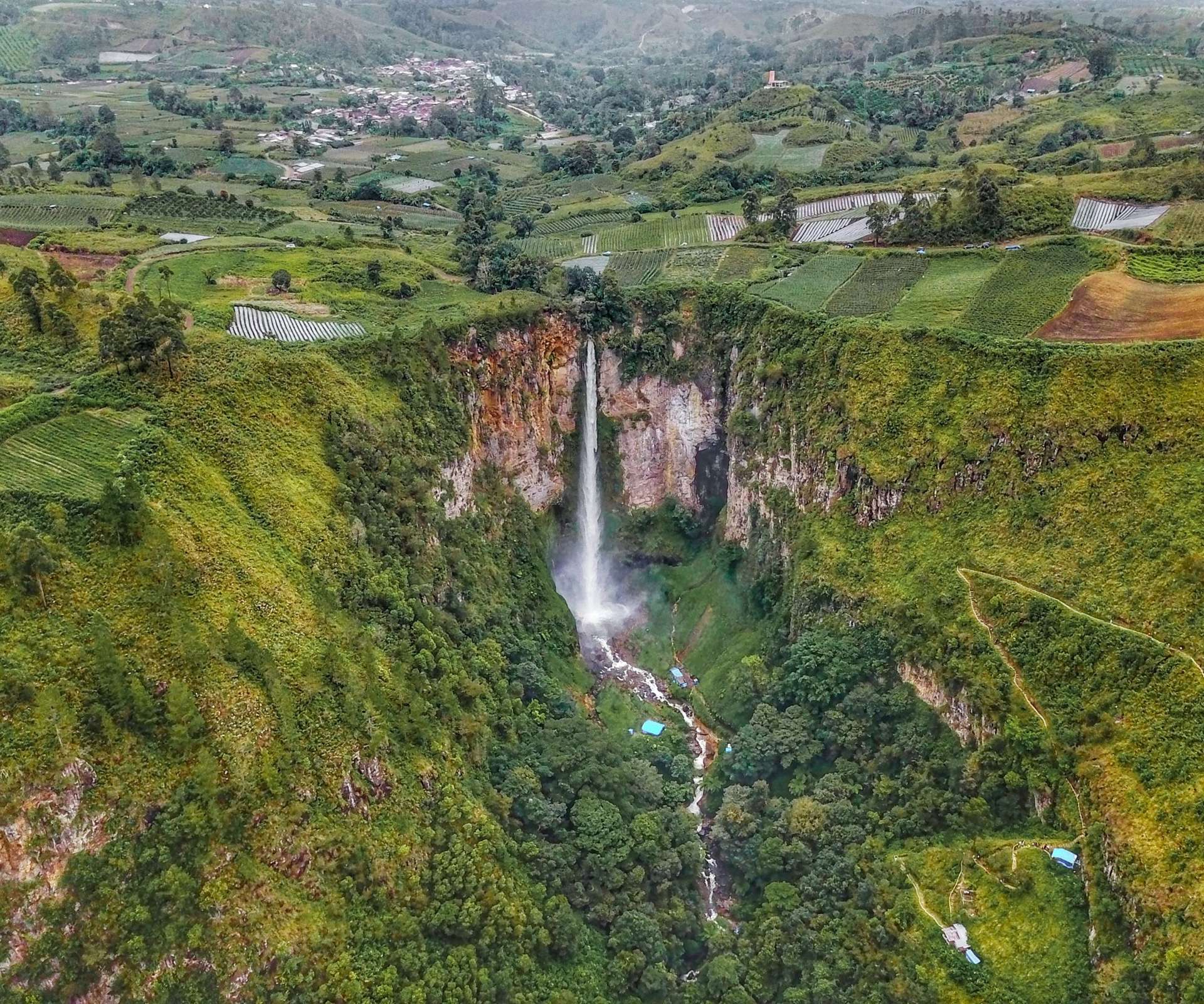 Detail Gambar Wisata Di Indonesia Gambar Wisata Air Terjun Di Indonesia Nomer 41