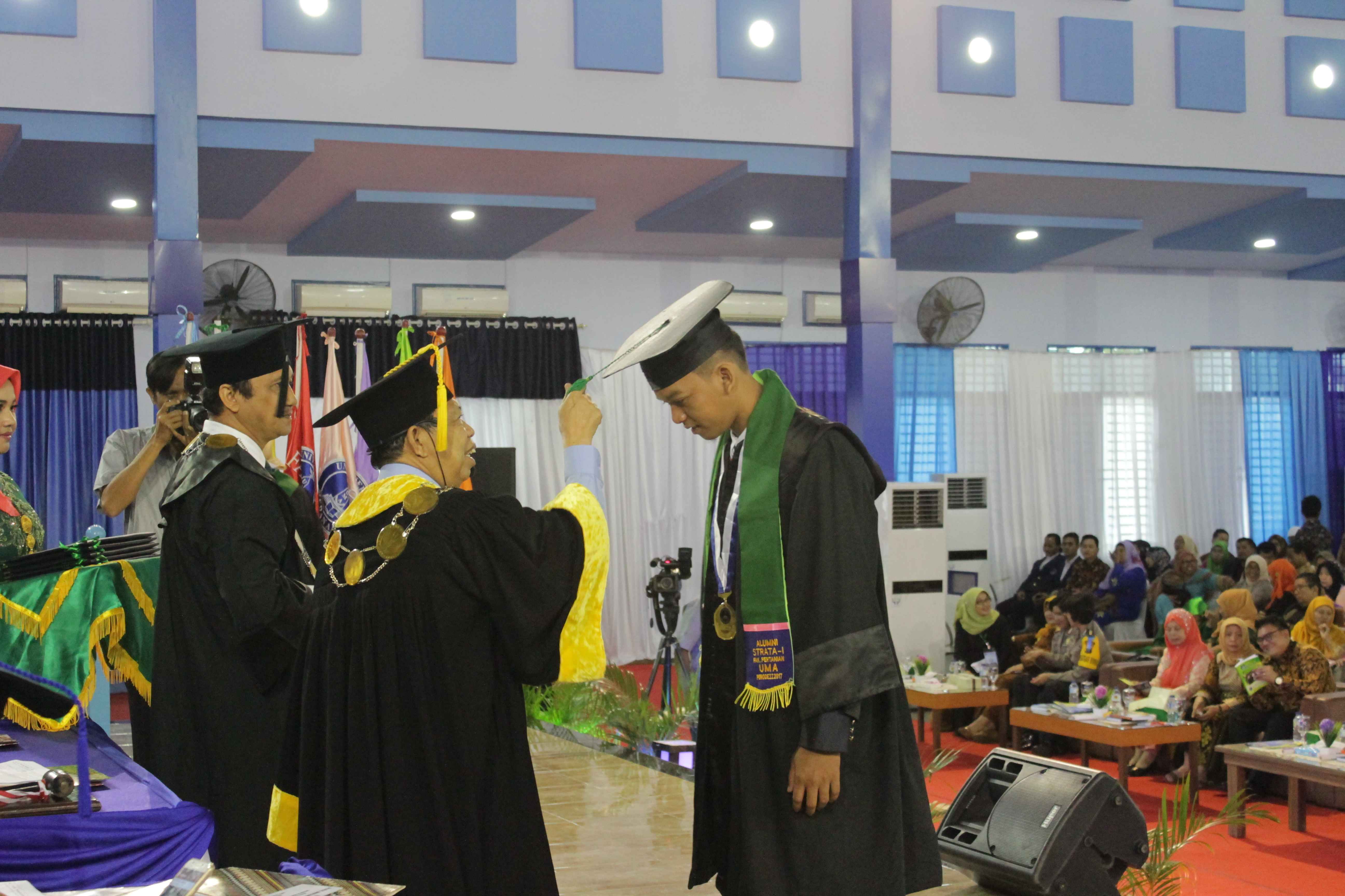 Detail Gambar Wisuda Sarjana Nomer 37