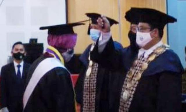 Detail Gambar Wisuda Sarjana Nomer 39